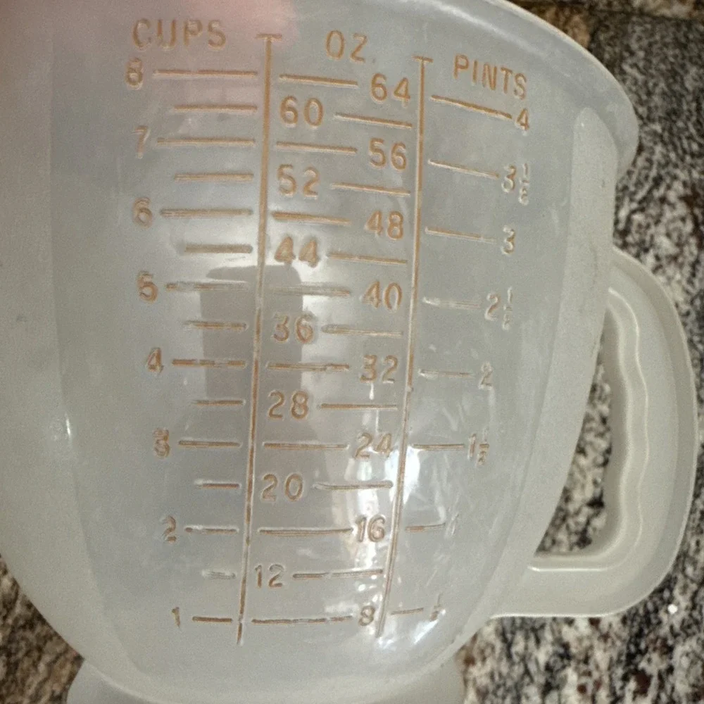Vintage Tupperware Sheer Mix N Store Pitcher 8 Cups 64 Oz #500 Raised Numbers